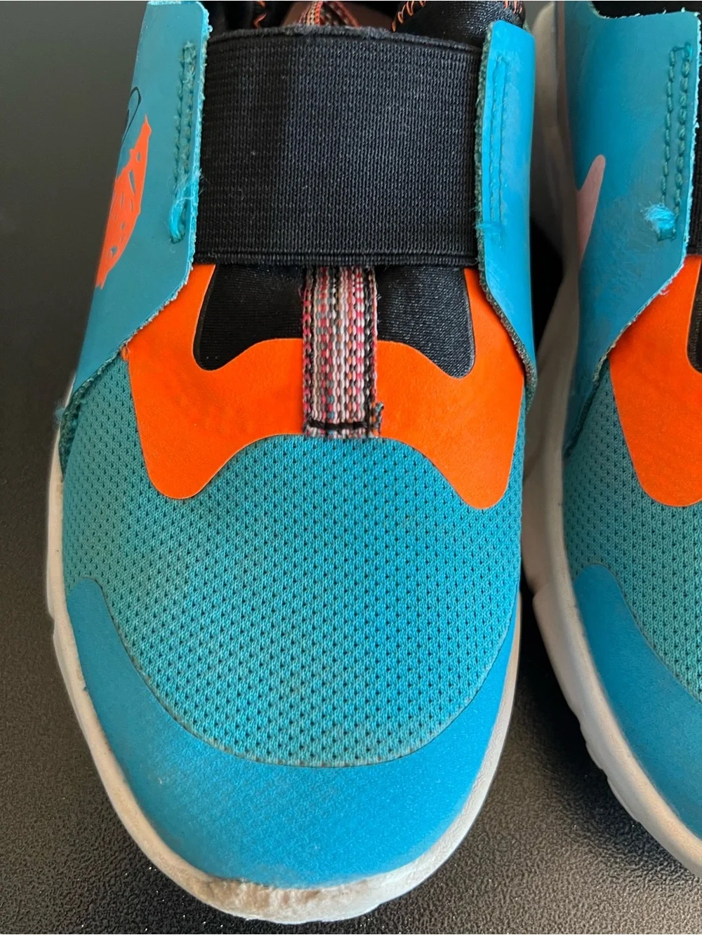 EUC Youth Limited Edition Nike Flex Runner 2